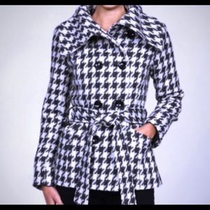 Steve Madden belted houndstooth wool blend coat